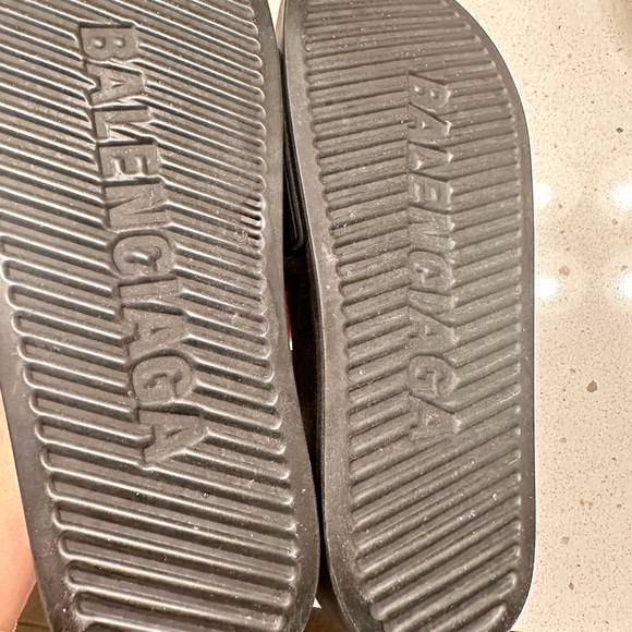 balenciaga pool slide size 9 - Picture 2 of 3